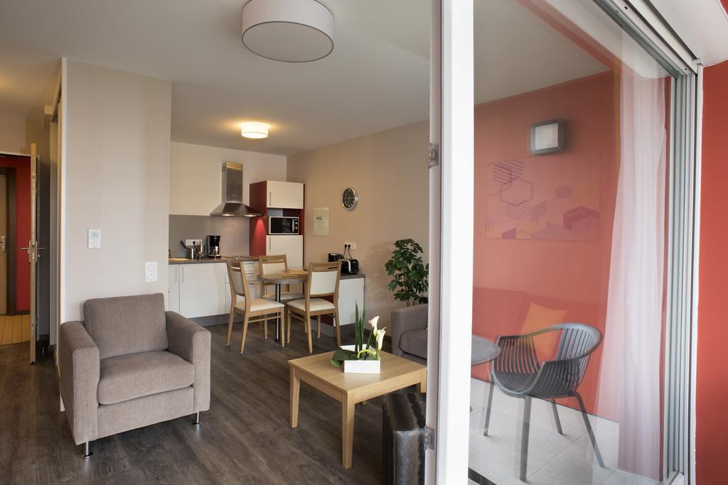 Aparthotel Domitys Le Palmier Du Roi Pau Zimmer foto