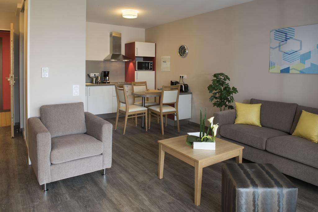 Aparthotel Domitys Le Palmier Du Roi Pau Zimmer foto