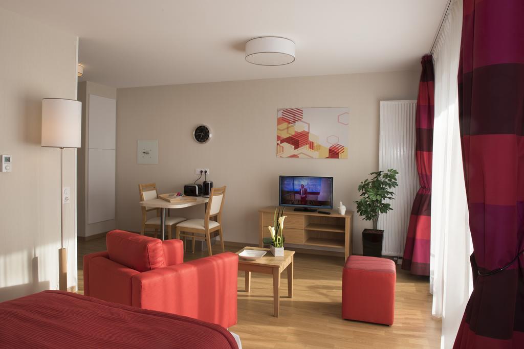 Aparthotel Domitys Le Palmier Du Roi Pau Zimmer foto